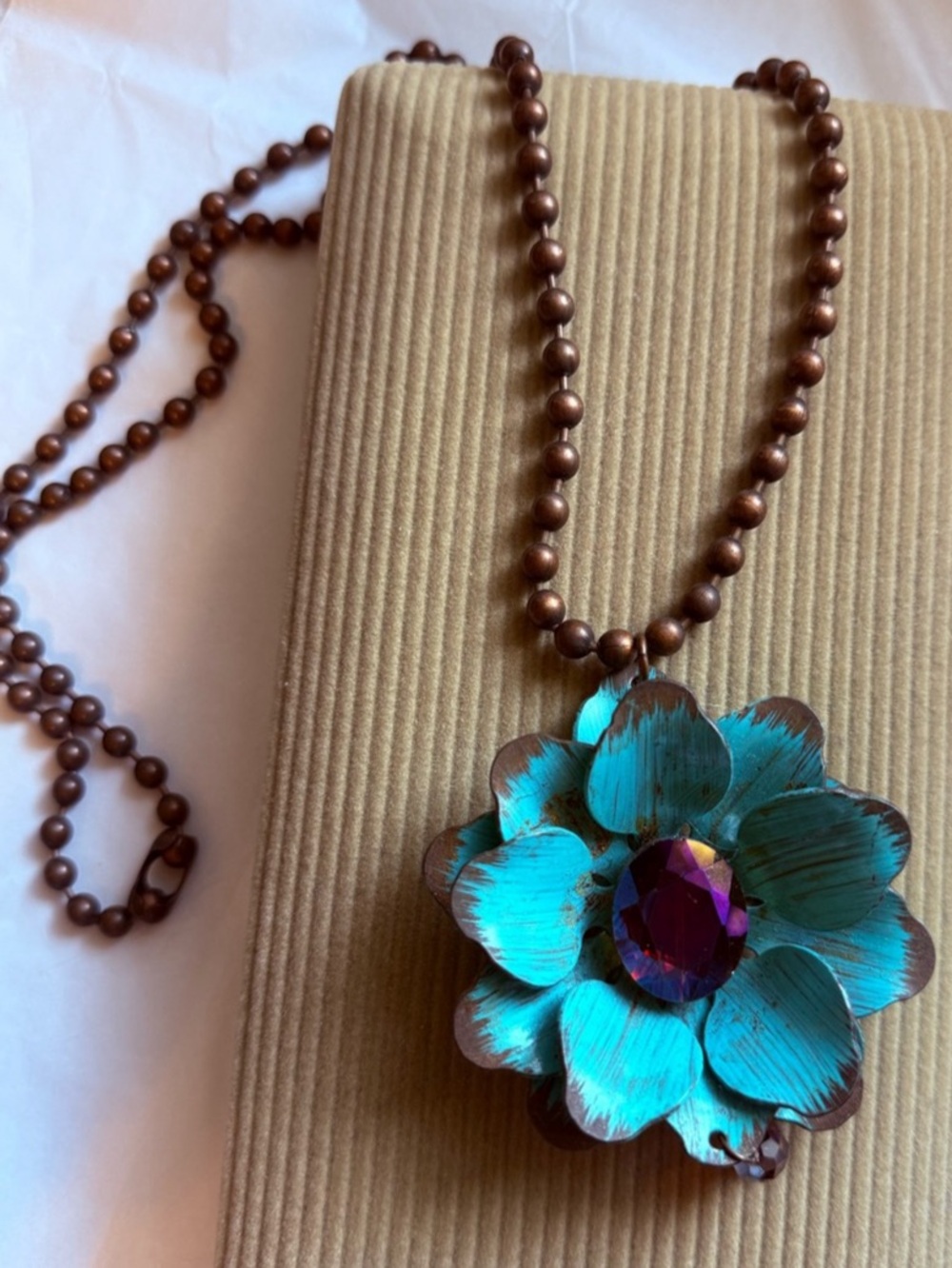 Vintage Metal Green Colormix Latge Flower pendant Necklace